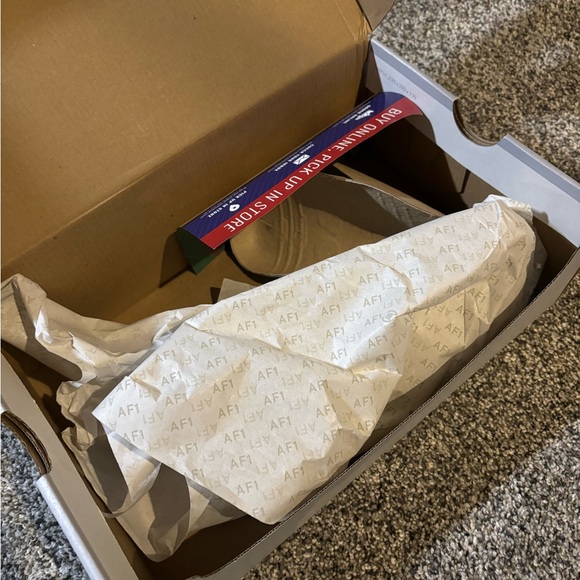 Nike Air Force 1 07 - Picture 10 of 10